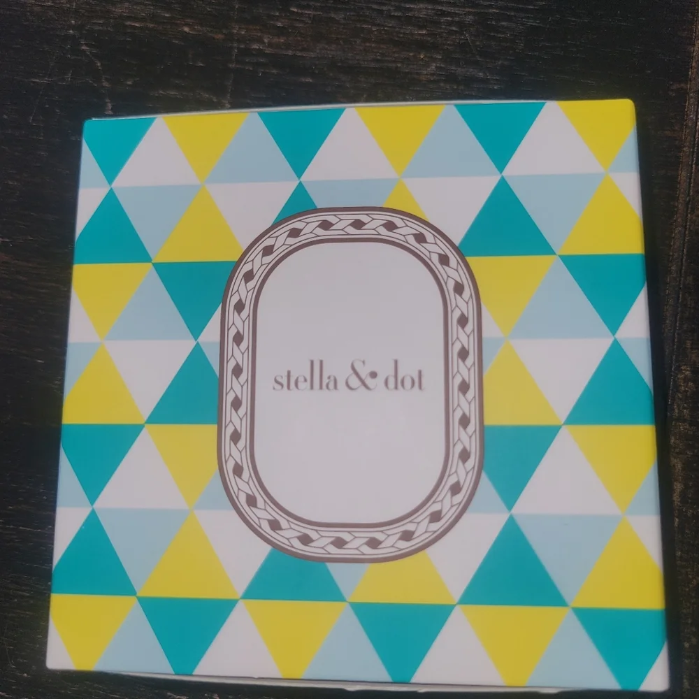 [Stella & Dot] Delicate "mama" Necklace Gold Plated In Giftbox - Picture 2 of 2